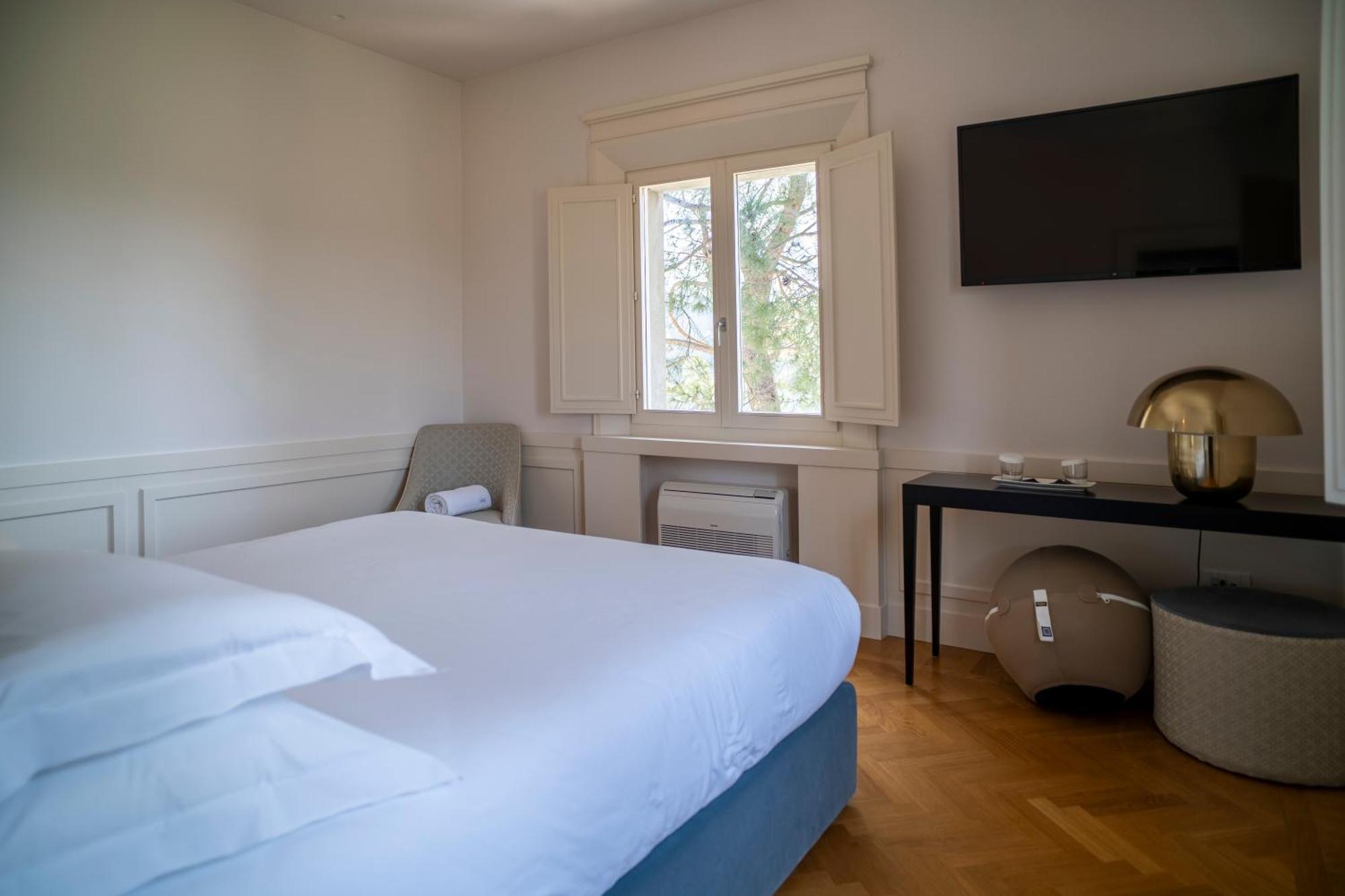 Boutique Hotel Villa Monty Banks Cesena Exterior foto